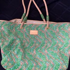 NEW POST- Lily Pulitzer Beach tote